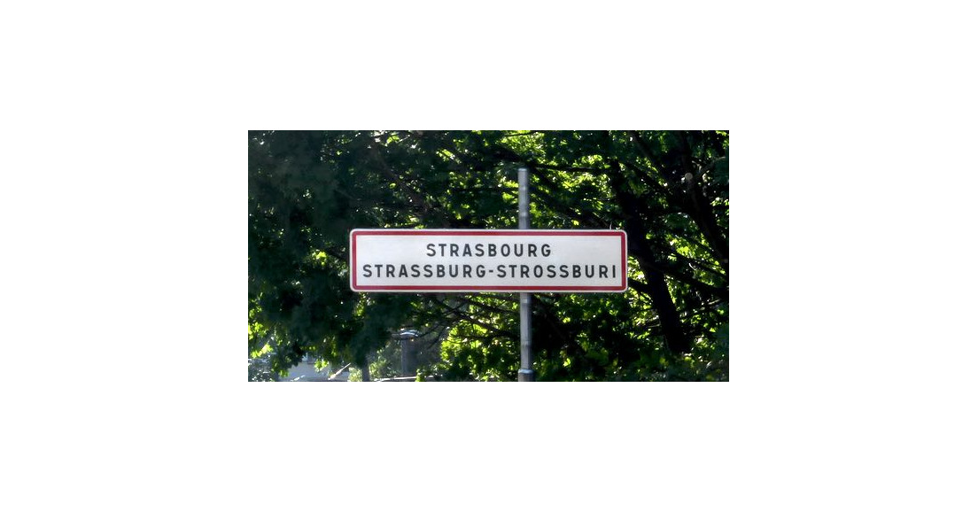 Panneau « Strassburg » : quand Strasbourg redevient alsacienne