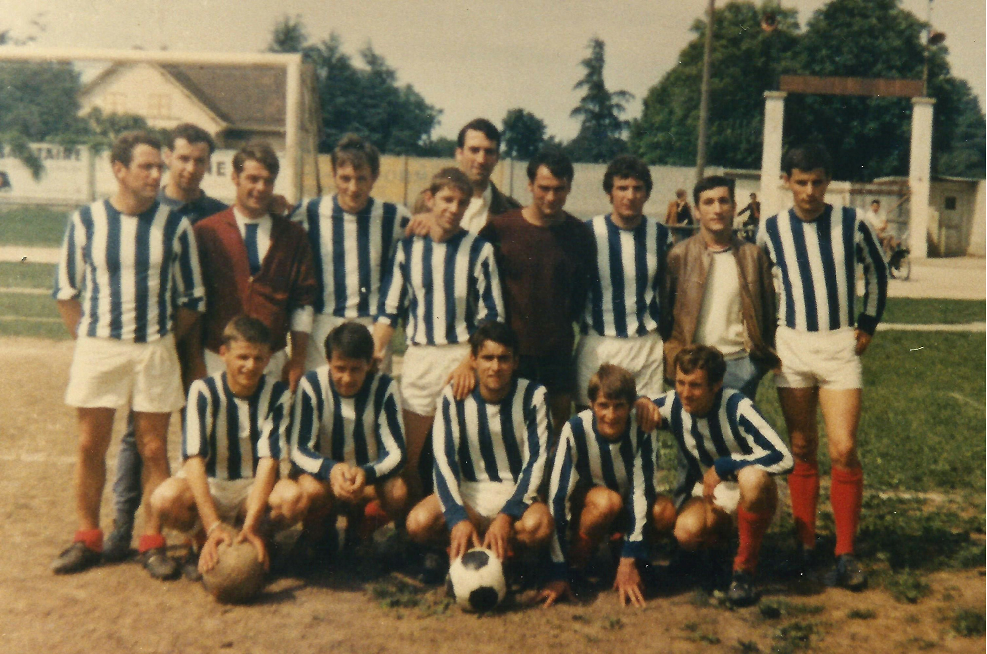 Photo de la première équipe du club