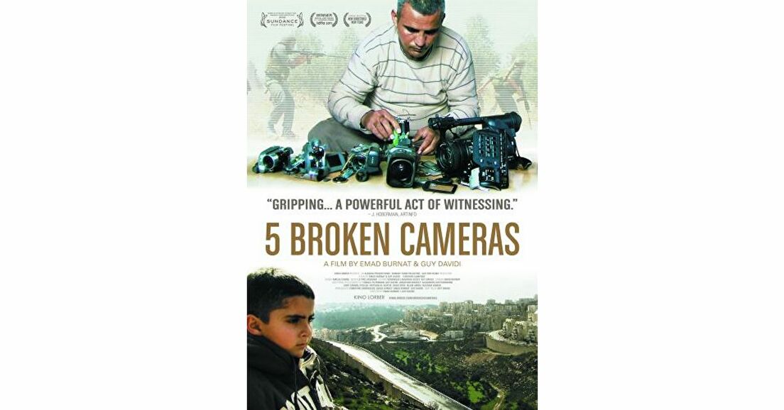 Cinq caméras brisées