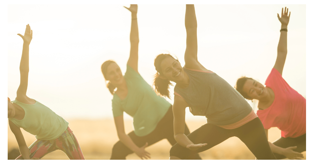 Yoga en plein air : Salutation au soleil pour réveiller son corps