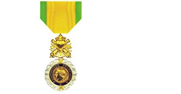 Décret du 12/4/21 concession de la Médaille militaire (armée d'active)
