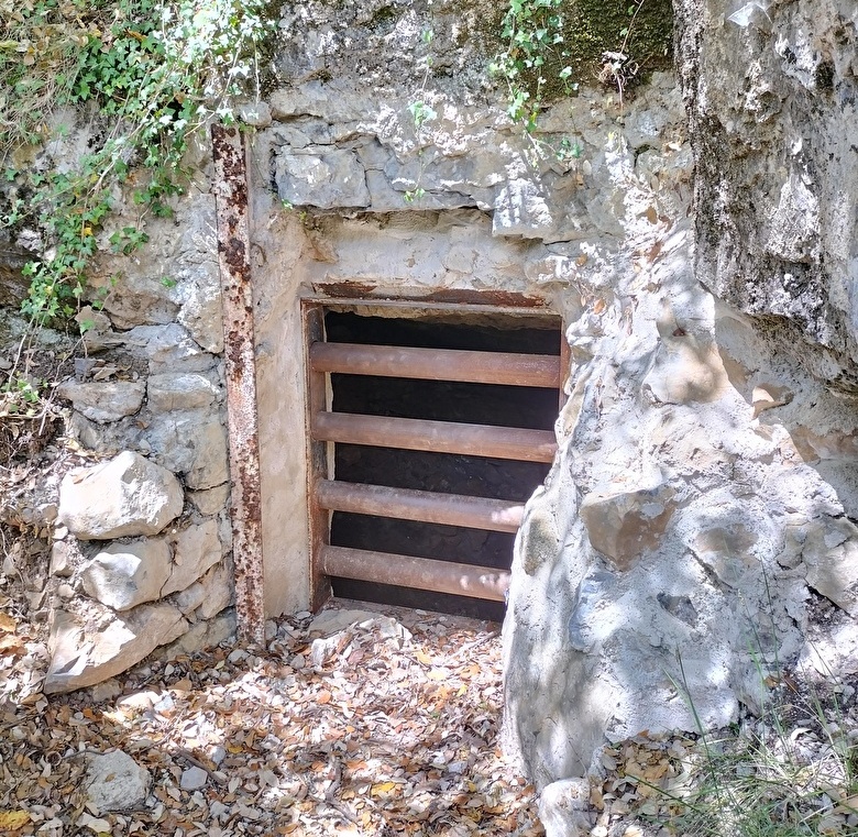 USF Spéléologie, entrée naturelle, grotte de Trabuc, Mialet, Gard