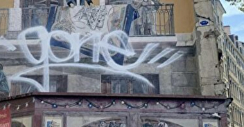 La célèbre fresque des Lyonnais défigurée par un tag !