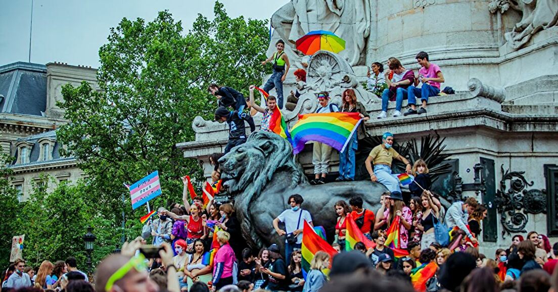 Marche des fiertés à Paris : les chrétien.ne.s LGBT sous une même bannière