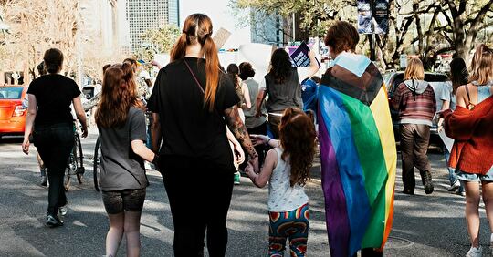 Un synode sur la famille décevant pour l'accueil des personnes LGBT