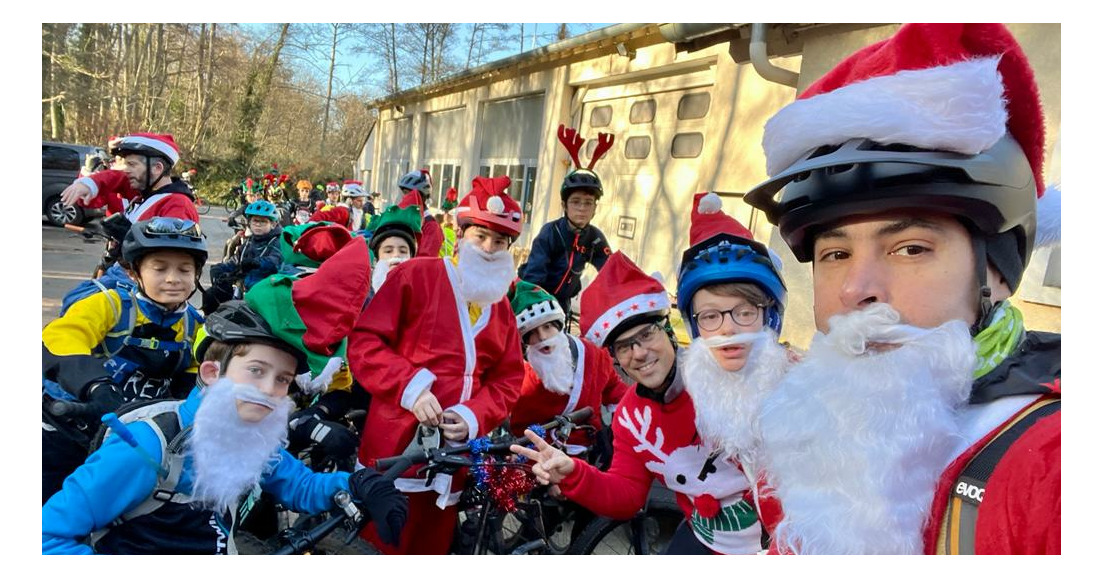 La sortie annuelle 2023 des Pères Noël en vélo 🤶🎅