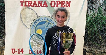 Lea gagne un tennis Europe