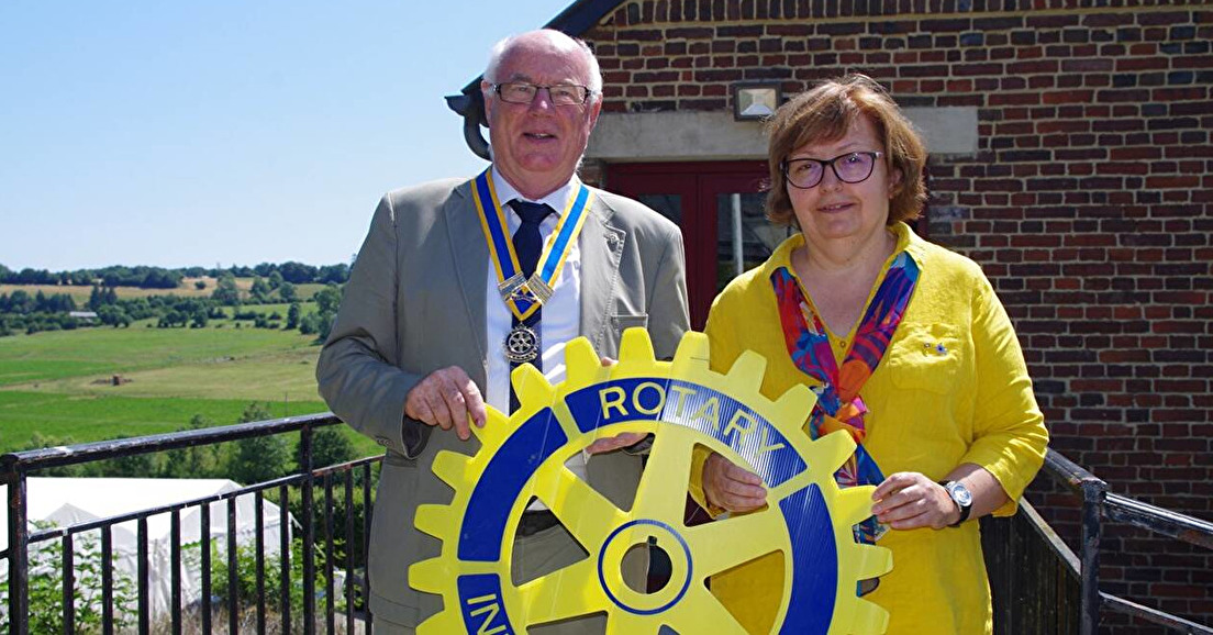 Pascale Jeanne succède à Michel Cousin au Rotary Club de Camembert