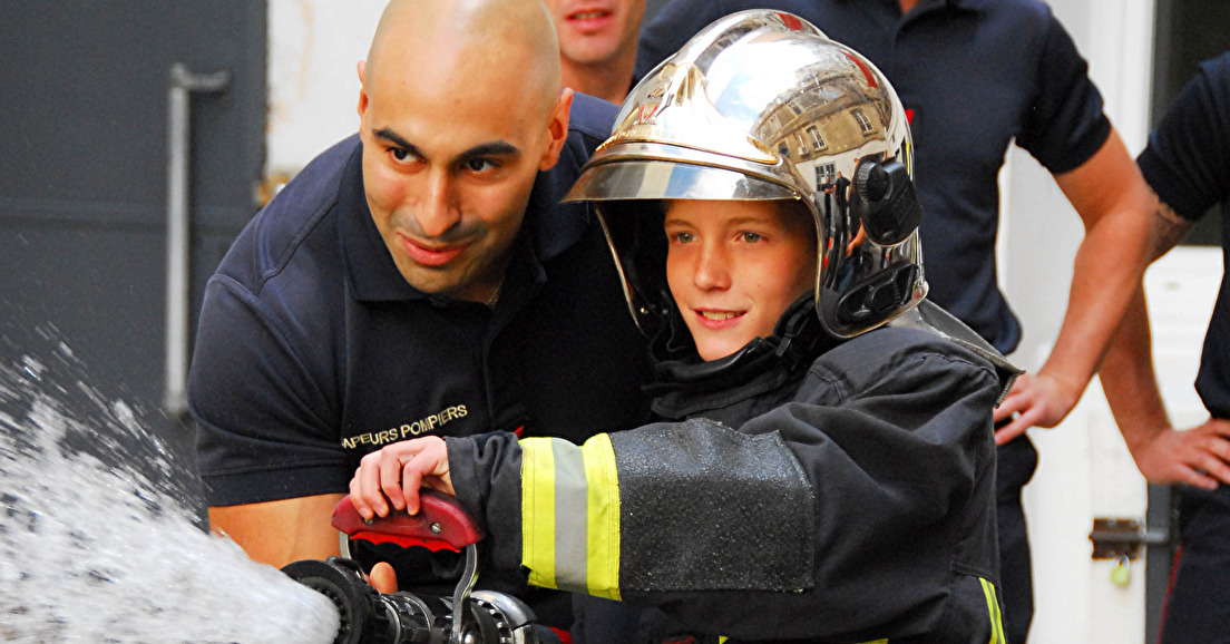 Les enfants à la rencontre des sapeurs pompiers de Paris
